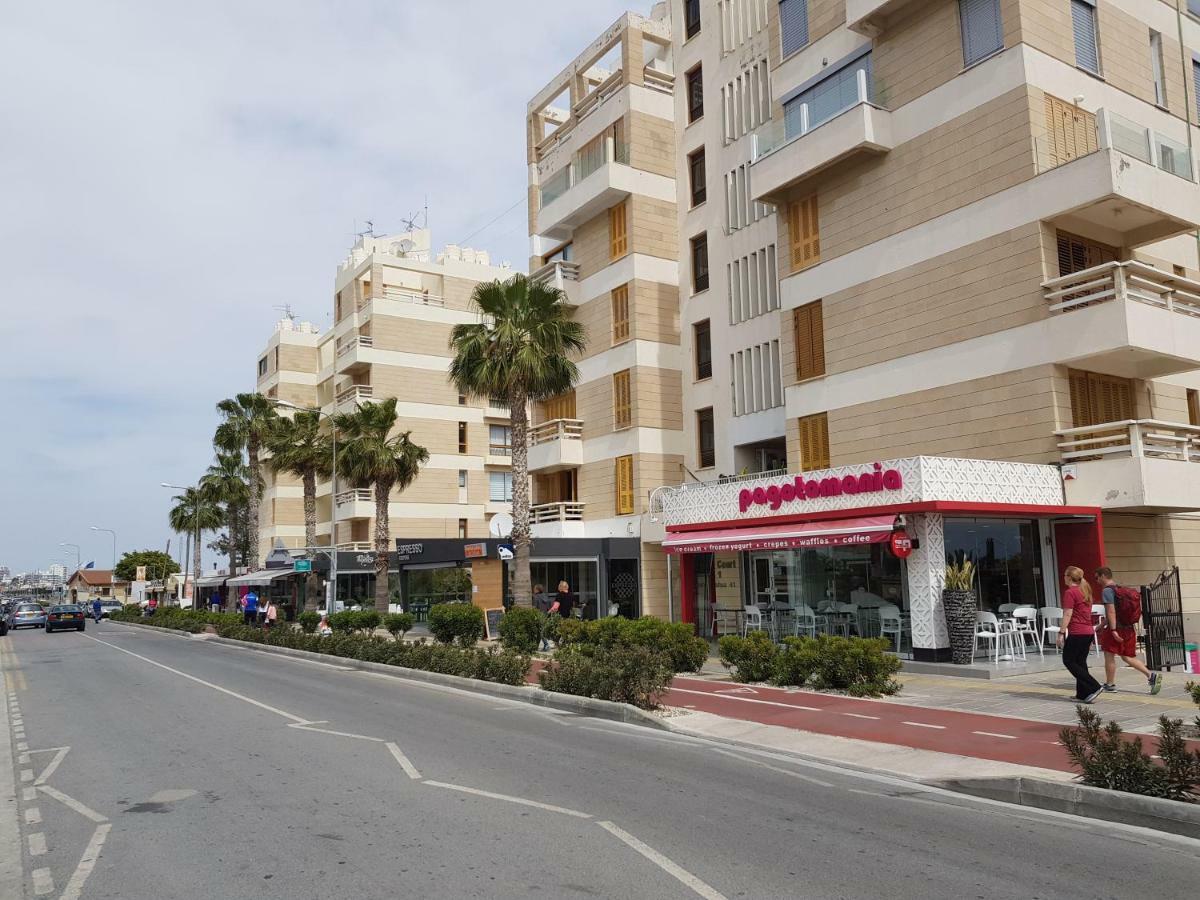 Haig'S Dream Flat On The Beach Lárnaca Exterior foto