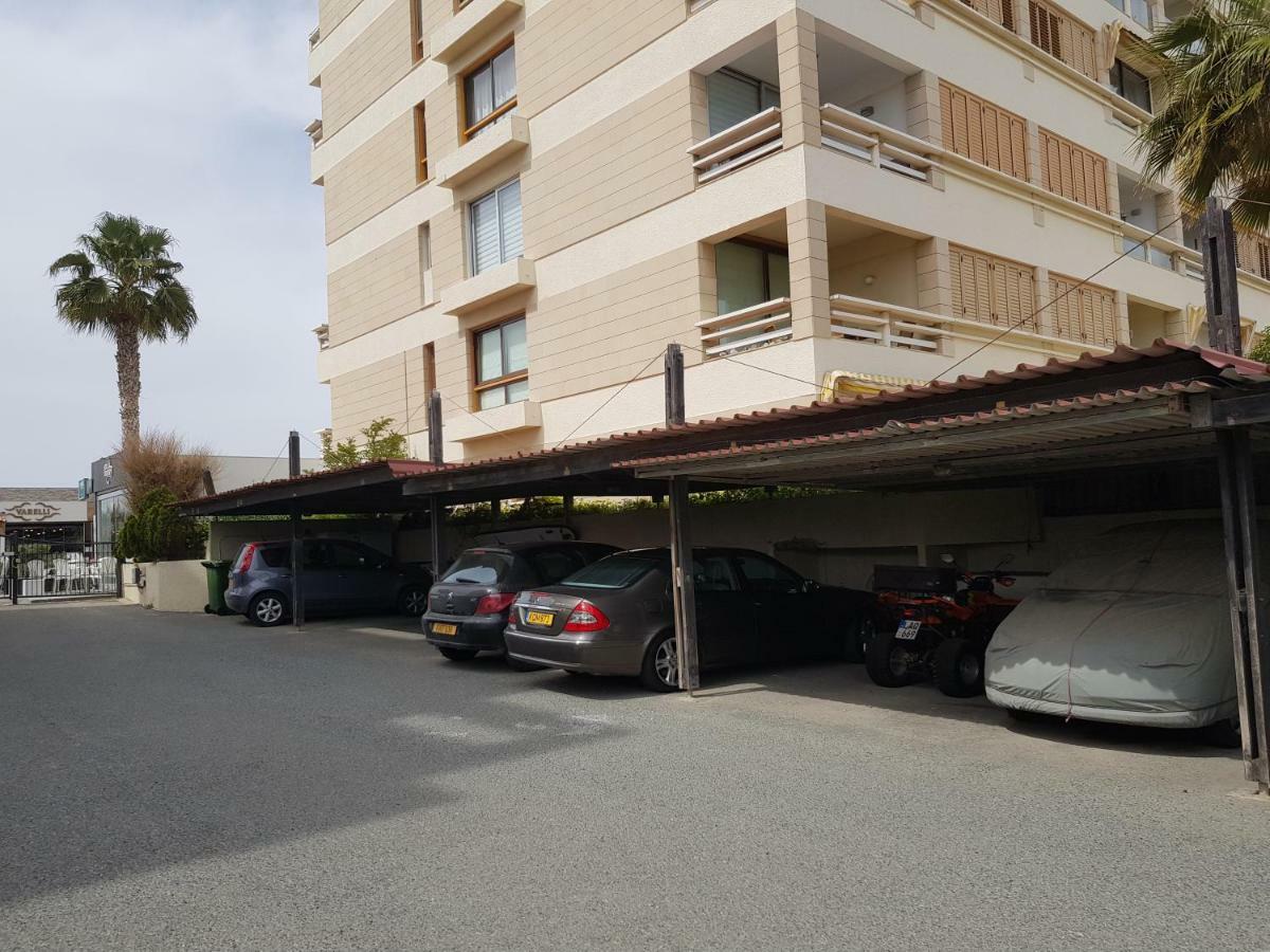 Haig'S Dream Flat On The Beach Lárnaca Exterior foto