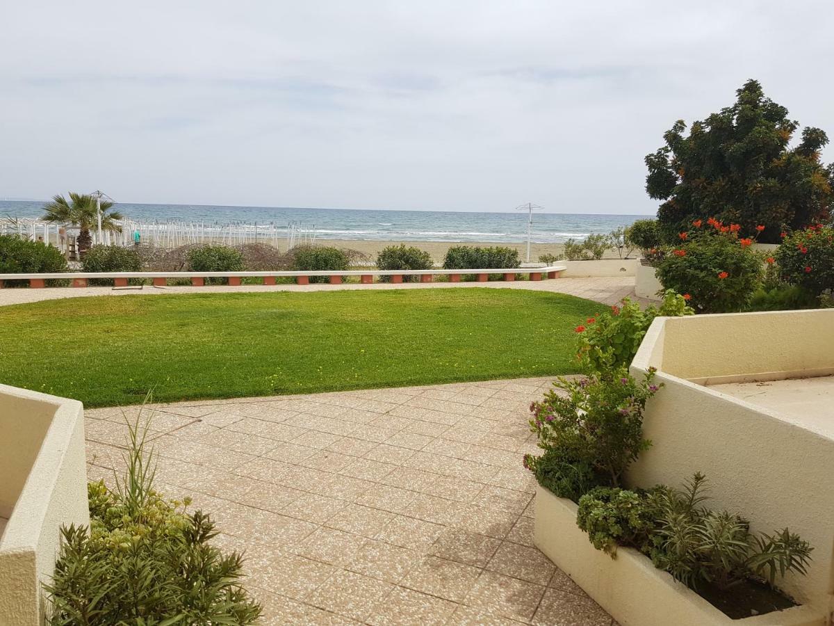 Haig'S Dream Flat On The Beach Lárnaca Exterior foto